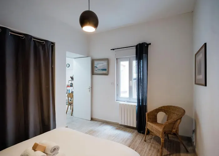 In | Sejour Calme Dans Un Quartier Vivant Daire Lyon
